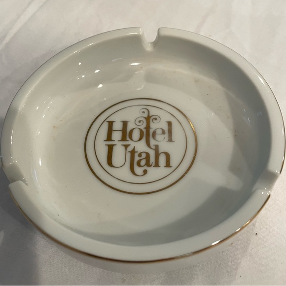 Vintage Hotel Utah Porcelain Ashtray Japan - Picture 1 of 5